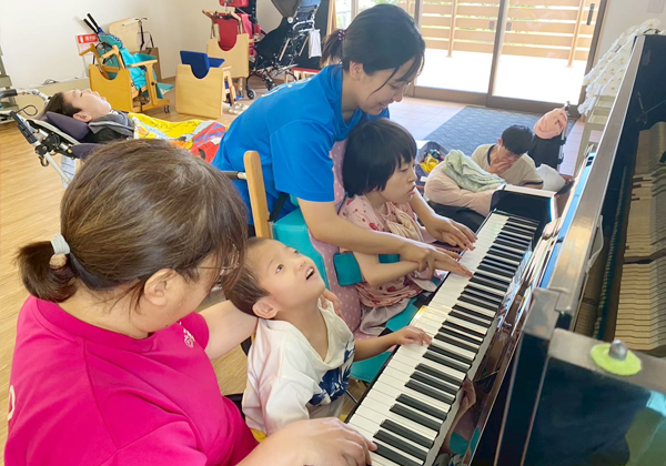 ピアノ演奏に挑戦